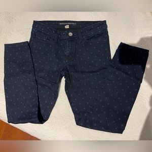 Banana Republic straight leg stretch jeans. Beautiful fleur-de-lis design.